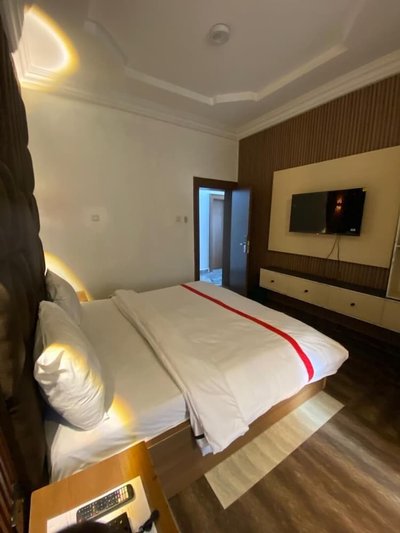 Chateau De LaRay Hotel Apo