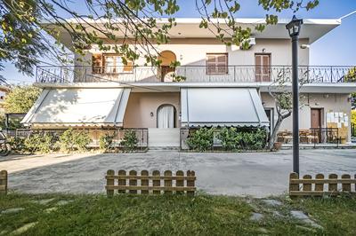 NIKOLOUZOS SUNNY ESTATE