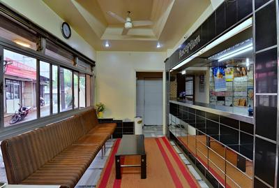 Goroomgo Ashta Lakshmi Tourist Indore