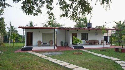 JUNGLE FARMS BY MAARK INN