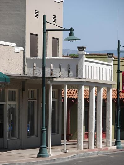 Cottonwood Hotel