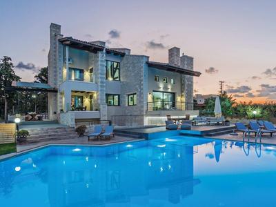 Luxury Villa Near Sea and City, Ping Pong, Childrens Area and BBQ