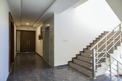 Alaya Stays BYDM The Sky Heaven - 4 BHK Penthouse 15 Min from Triveni Ghat With Balcony & Lift