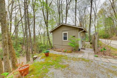 Quaint Smoky Mountain Cabin Rental w/ Patio
