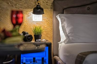 StarHome NAVONA