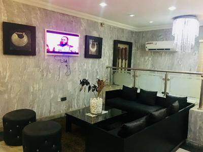 Islanders lounge limited