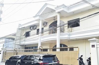 RedDoorz near Lenmarc Mall Surabaya