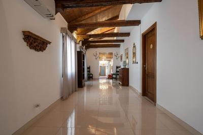 Vivaldi Suite Apt 1 by Wonderful Italy