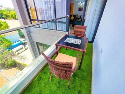 Roseville Apartment Pool Gym Parking