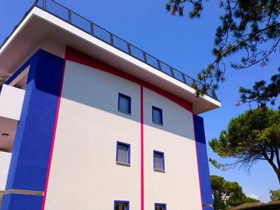 Sunny Terrace and Modern Comforts by the Pool
