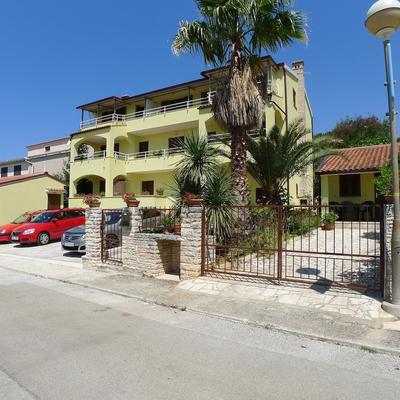 Three Person Apartment Near the Beach