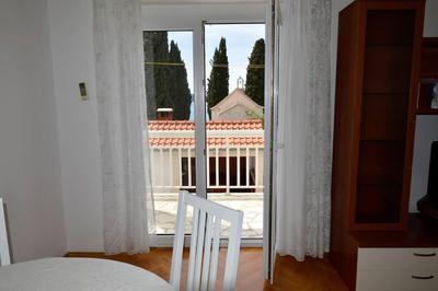 Stunning 2-bed Apartment in Okrug Gornji