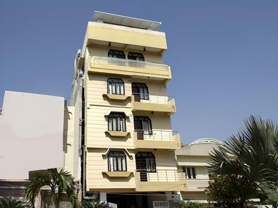 Collection O 7601 Hotel Park Heights Banjara Hills