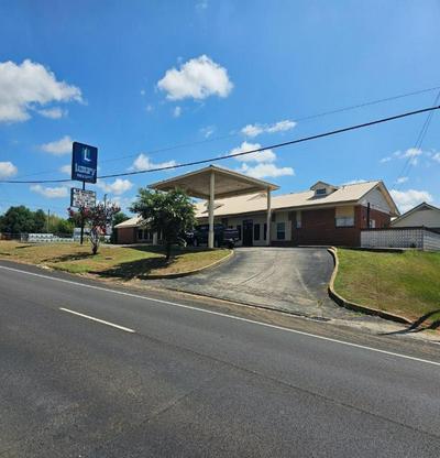 Luxury Inn & Suites and RV Park