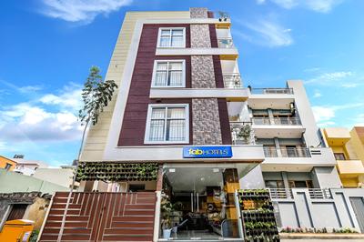 FabHotel Royal Wood