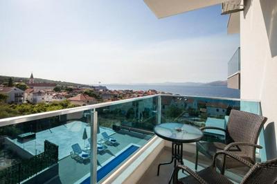 Dragan - With Pool and Seaview - A2