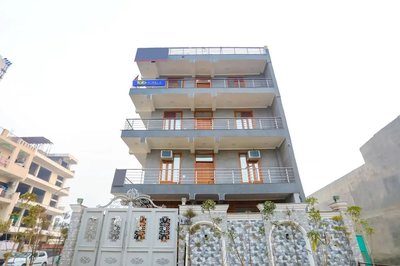 Fabhotel Signature Inn I