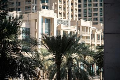 HiGuests - Boulevard Crescent Tower 2