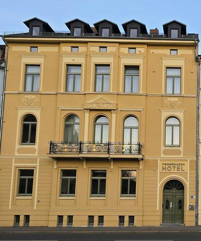 Promenaden Hotel
