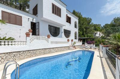 Casabra in Ador With 5 Bedrooms and 3 Bathrooms