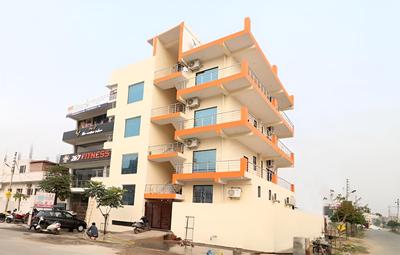 OYO 28366 Ram & Sons Residency