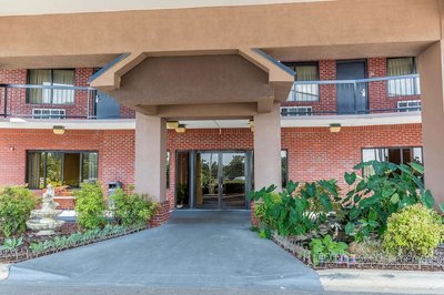 Quality Inn Calera I-65 exit 231