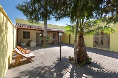 3411 Villino Girasoli by Barbarhouse