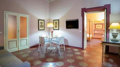 CAMPO DE' FIORI PINKY HOUSE