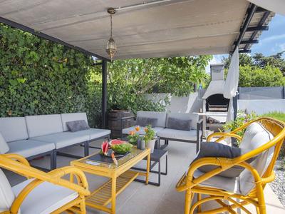 House in Liznjan With Private Pool
