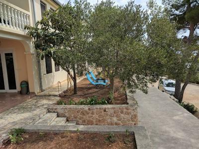Var - With Nice Garden - A2