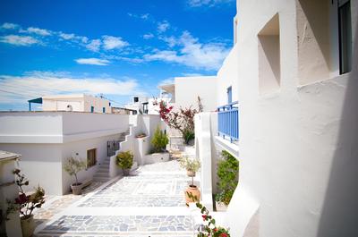 Iria Beach art hotel