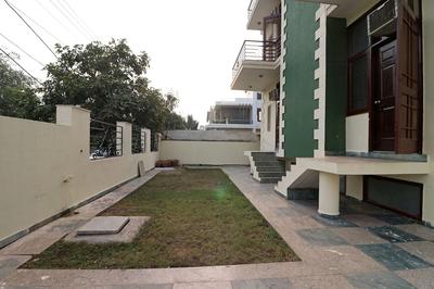 OYO 10747 Vashu Residency