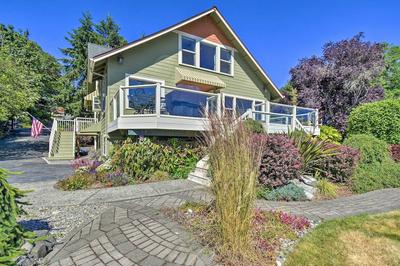 Direct Beach Access: Getaway on Port Orchard!