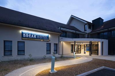 Break Hotel