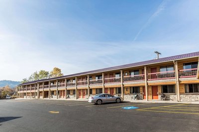 Econo Lodge Inn & Suites Kalispell - Glacier National Park Gateway
