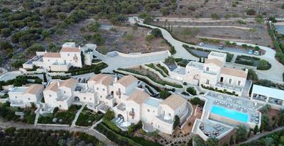Bassa Maina Villas & Suites