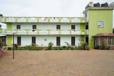 OYO 18730 Galaxy Inn