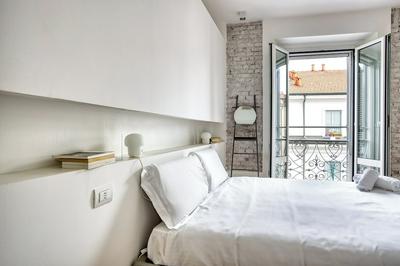 Modern Flat Near Historic Castle