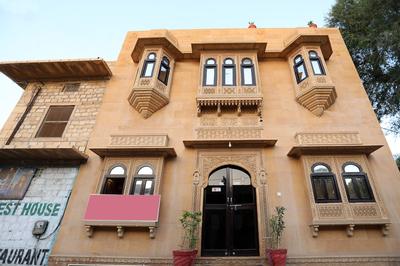 OYO 7485 Hotel Apollo