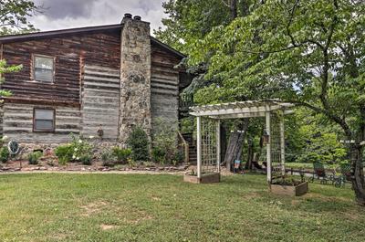 Fire Pit & Deck! Cozy Smoky Mtn Retreat on River
