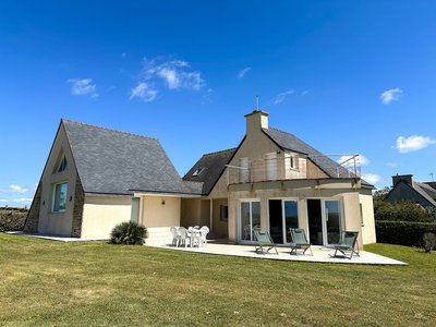 House in Ploudalmezeau With Beach Access