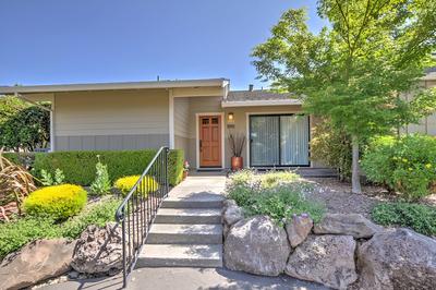 Peaceful Getaway on Silverado Golf Course w/ Patio