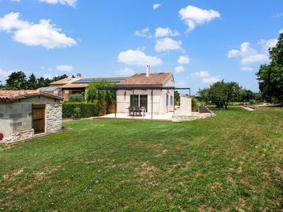 Holiday Home in Vaucluse Near Mont Ventoux