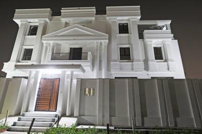 OYO 48900 Grand & Epic Inn