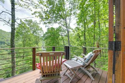 Waterfall Views - 'blue Ghost' Cabin in Cullowhee!