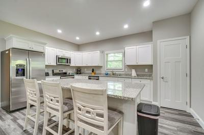 1 Mi to Dtwn Crossville: Spacious Home w/ Patio!