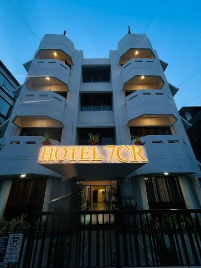 Hotel 7 Cr