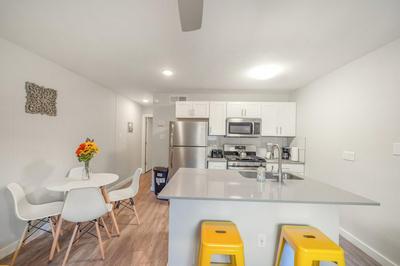 Stylish 1BR Near UT Highland Evonify