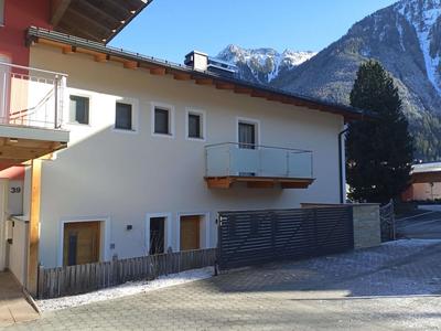 High-quality Holiday Apartment in Oberkrimml Near Waterfalls