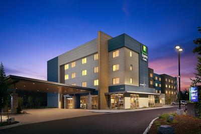 Holiday Inn Express & Suites Portland Airport - Cascade Stn by IHG